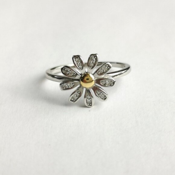 Sterling Silver Daisy Flower flower ring size 8 - Picture 1 of 6